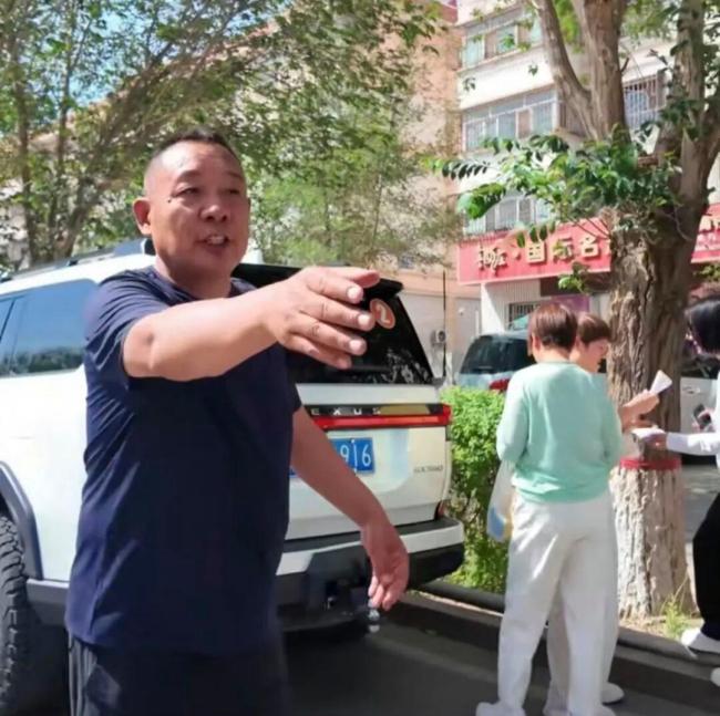 于东来217元餐费付2000 老板回应 豪爽善举再引热议