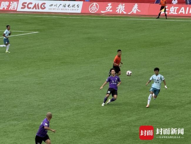 “川超”南充队2:2战平凉山队 半场闪电攻势如虹
