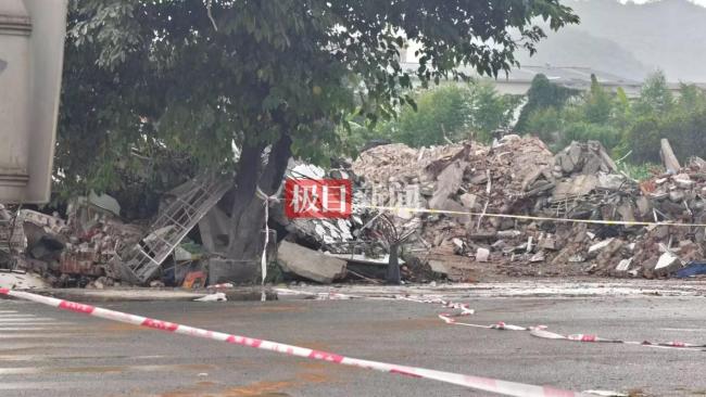 柳州地震震中有三层民居门户悬空