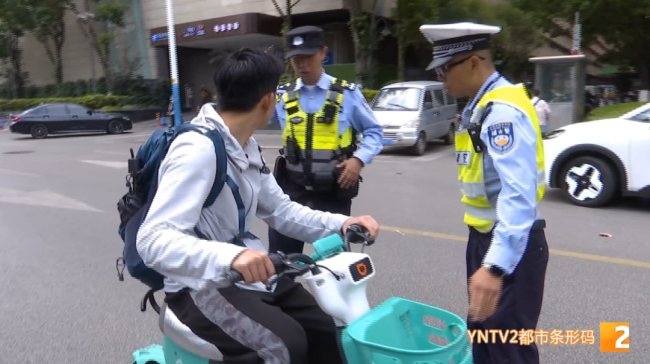 昆明共享单车峰值近30万辆 牌照乱象引关注