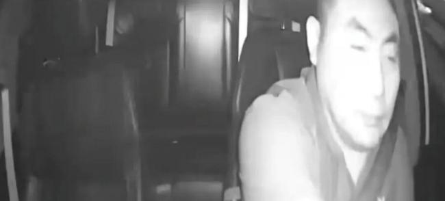 女乘客顺走遗失平板还狡辩