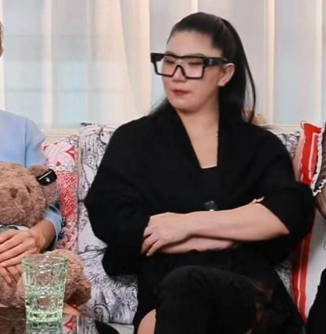 前女友直播锤李嘉凯 恋综深情人设崩塌