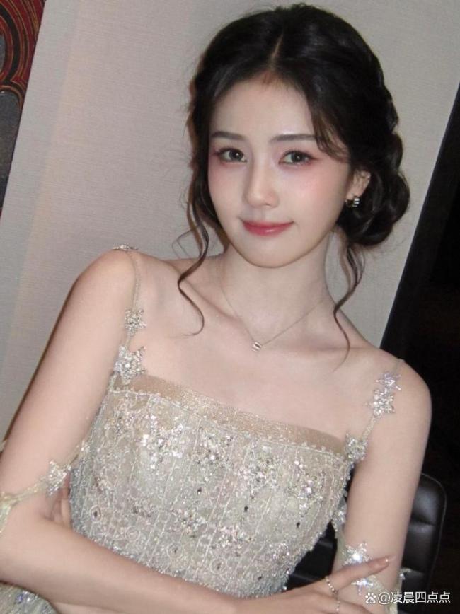 白鹿说十周年见面会压力很大 真诚治愈粉丝