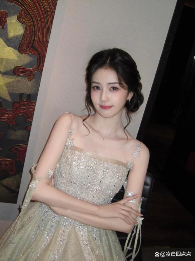 白鹿说十周年见面会压力很大 真诚治愈粉丝