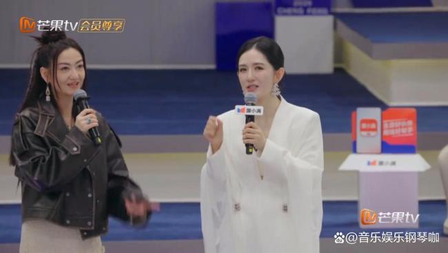 浪姐歌手如同做了夫妻一般 邪恶栀子花大战菠萝菠萝蜜