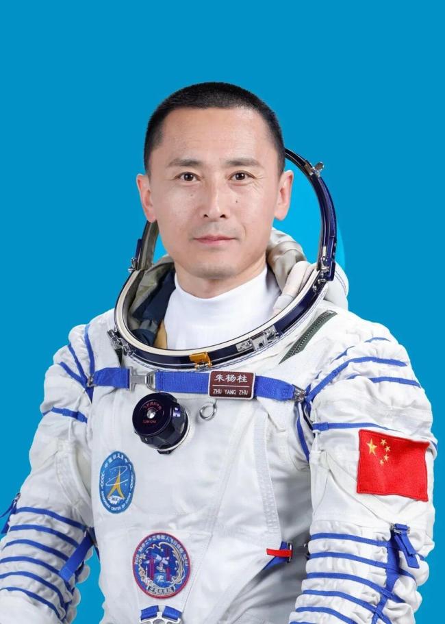 神舟二十三号载人飞船发射升空 创多项国内首次纪录