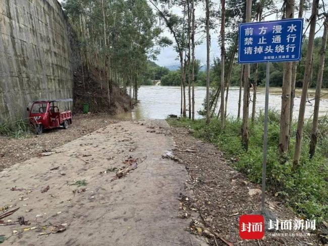 實(shí)探廣西皮卡車墜河事故事發(fā)漫水橋 10人遇難背后的隱憂