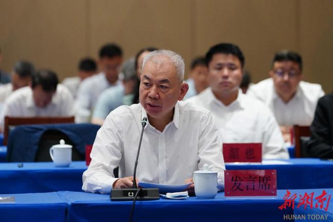 湖南省委邀院士專家座談學(xué)習(xí)袁隆平 傳承科技創(chuàng)新精神