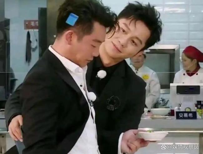 苗苗也不舒服了 替夫发声引热议