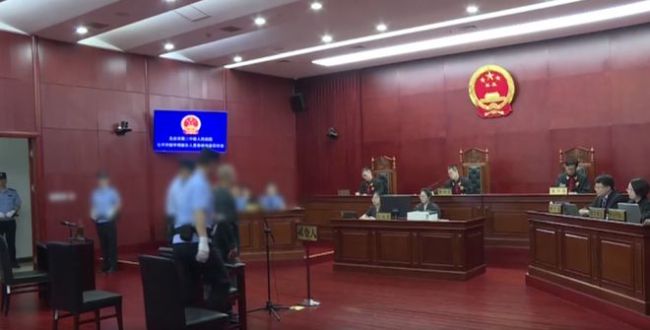 男子毆打同事11秒對方1個月后去世 辯稱"正當(dāng)防衛(wèi)"