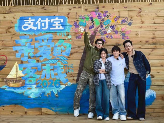 王鹤棣一个东说念主去海边坐一小时