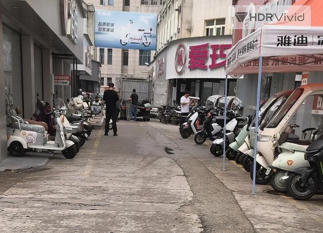 老头乐"能卖为何却不能上路:安全隐患引关注