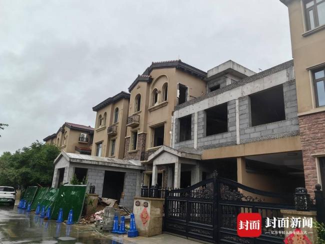 官方谈别墅小区出现百栋违建 物业和中介推波助澜