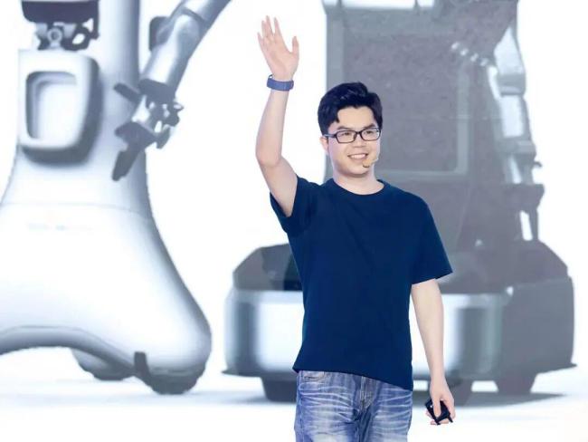 “稚晖君”彭志辉正式出任上纬新材董事长,曾是华为天才少年、“B站百大UP主” 科技界多面手再启新程