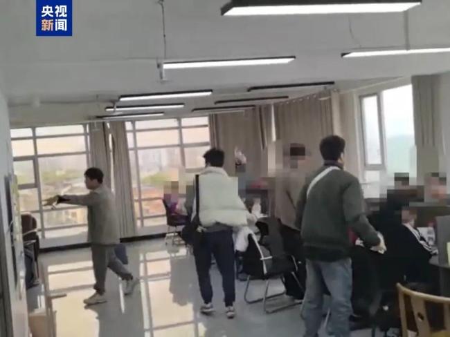 初中化学实验骗倒上千老东说念主 糊弄团伙哄骗浅薄反映倾销假保健品