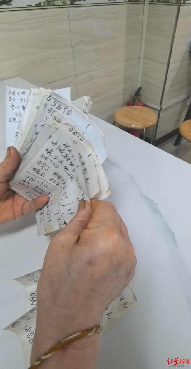 男子欠小吃店餐費(fèi)兩年未還 賒賬引發(fā)關(guān)注