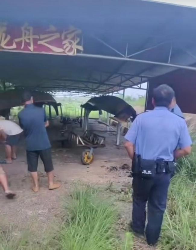 龍舟賽前永州2艘龍舟被人為燒壞 村民又氣又急