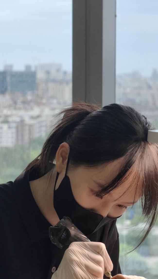 清華碩士轉(zhuǎn)行紋眉最高月入10萬 學(xué)歷不是枷鎖