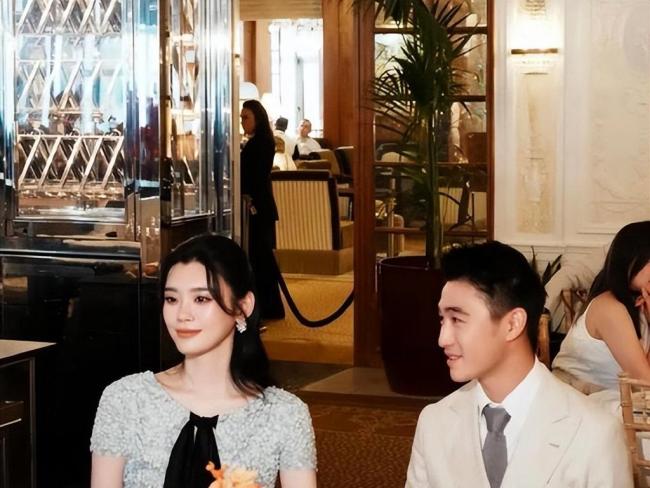 奚梦瑶婚礼欢迎晚宴好隆重，佩戴珠宝总重量超100克，预估总价值近4900万 七年爱情终圆满