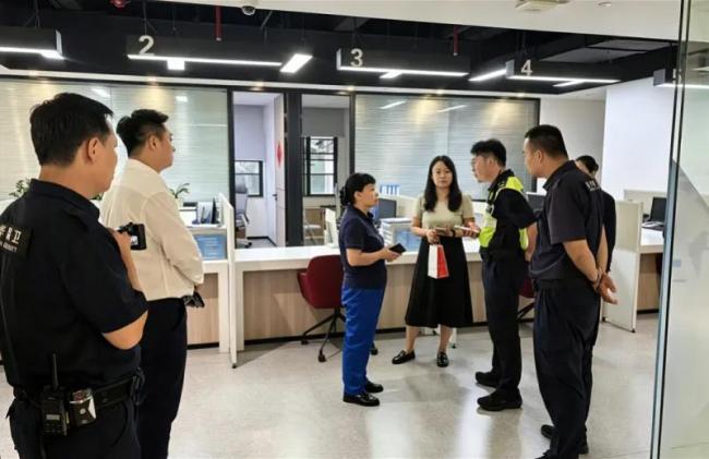 保潔員在學(xué)生公寓垃圾桶撿到2條金條 已由警方妥善保管正在查找失主