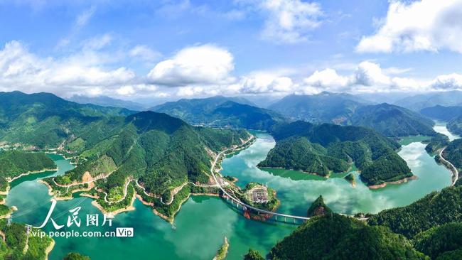 湖南江华：水库风光美