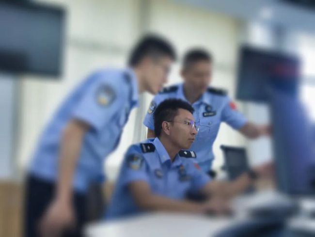 民警累计缴毒2.6吨 韧带断裂仍抓捕 边境“硬汉”李秉徽