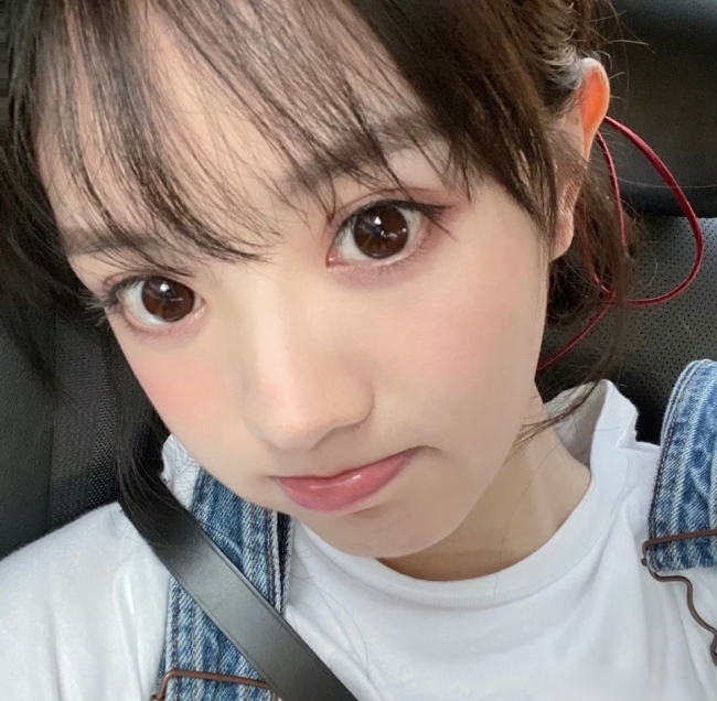 网友晒田曦薇初中毕业照 从小美到大引发热议