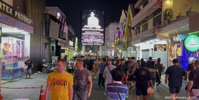 印度游客海外失仪或导致签证收紧 行为粗鲁引发反感