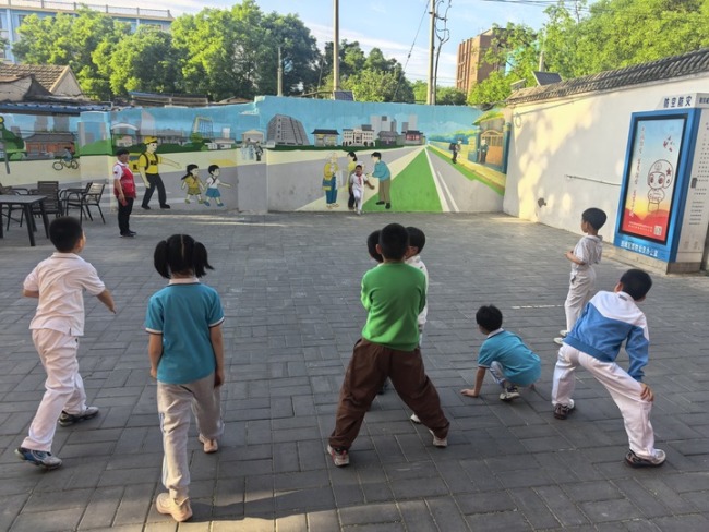 記者調(diào)查：“老幼共托”如何照護(hù)“一老一小”