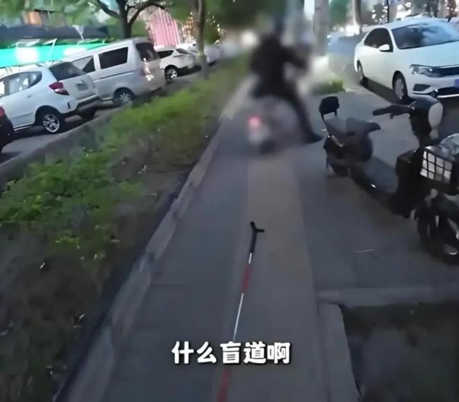 “托舉孩子進(jìn)山姆”為何惹眾怒 流量變現(xiàn)的荒誕邏輯