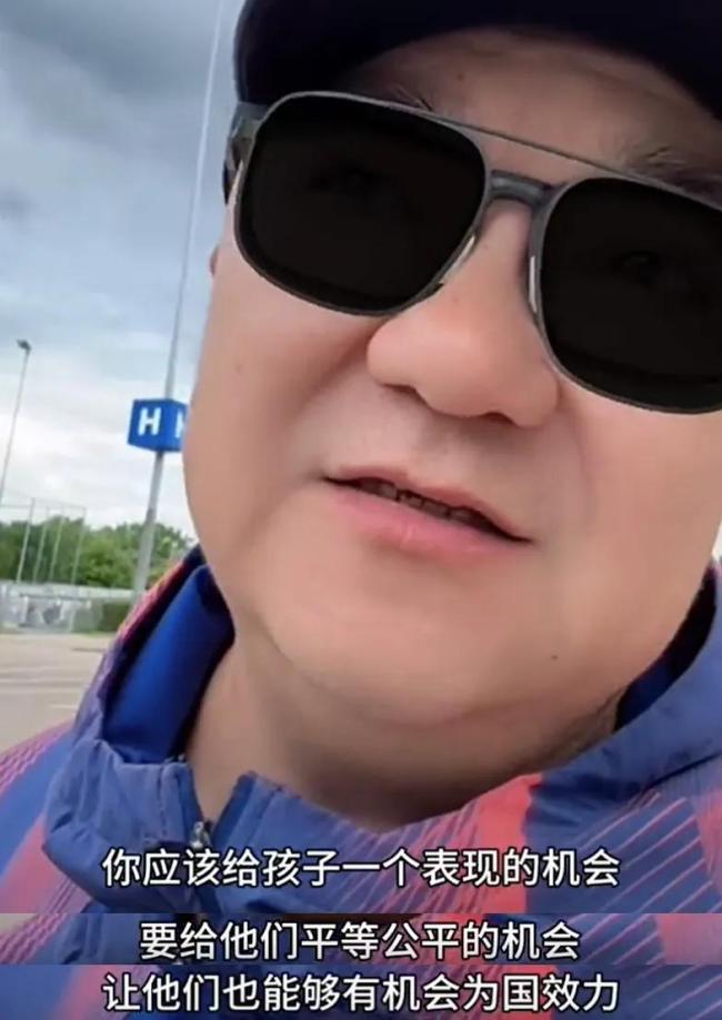 中國(guó)足球小將 草根逆襲閃耀國(guó)際賽場(chǎng)
