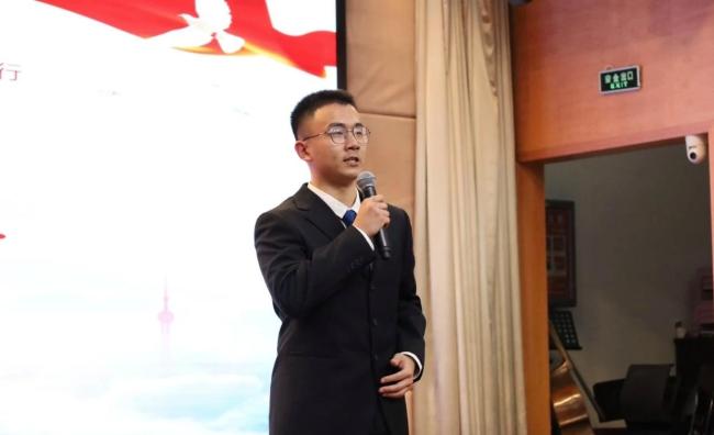 他們筆下的2026高考作文 青春與夢想的碰撞