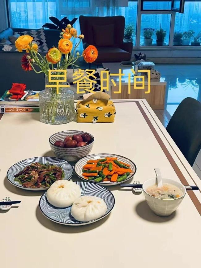 78歲外婆專門送孫女到考場:有外婆在,比什么都管用