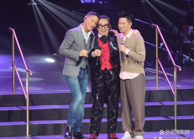 胡枫开演唱会聚齐半个港圈大咖 港乐黄金年代再现