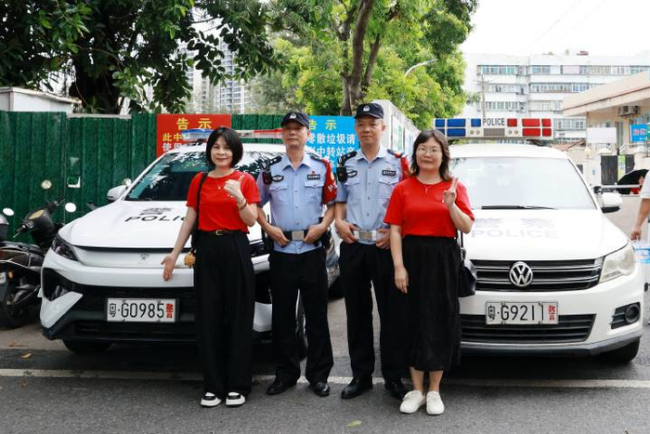 考生被困家中 民警破门护送赴考 爱心接力助梦飞翔