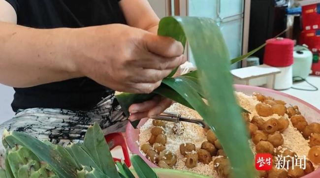 宿遷“粽娘”一天能包上千個粽子 母愛與手藝的傳承