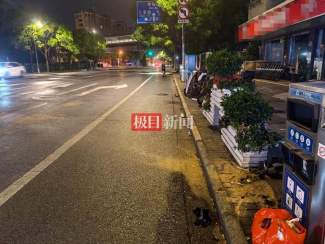 多车连环追尾 附近商户积极救援 突发疾病引发事故