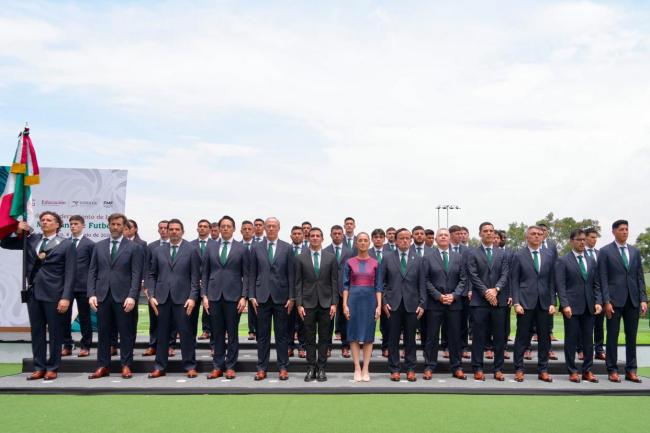 媒體陪看世界杯揭幕戰(zhàn) 墨西哥隊(duì)力爭破咒