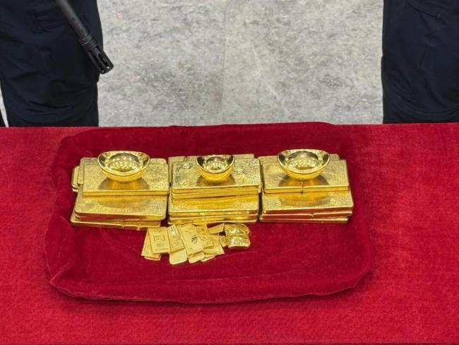 研究生因网赌欠债偷走2700万黄金 警方全数追回