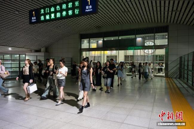 洛阳开行今年首趟“歌迷专列”