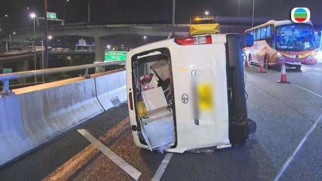 香港消防回应青沙公路惨烈车祸 休班消防员与妻遇难