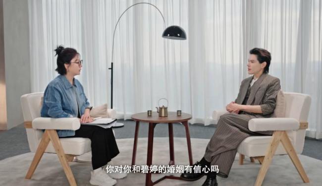 向佐因上易立竞访谈节目口碑逆转 真实自我赢得观众心