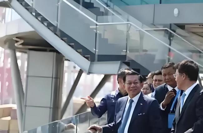 缅甸总统在上海感叹中国太发达了 体验中国速度寻找发展答案