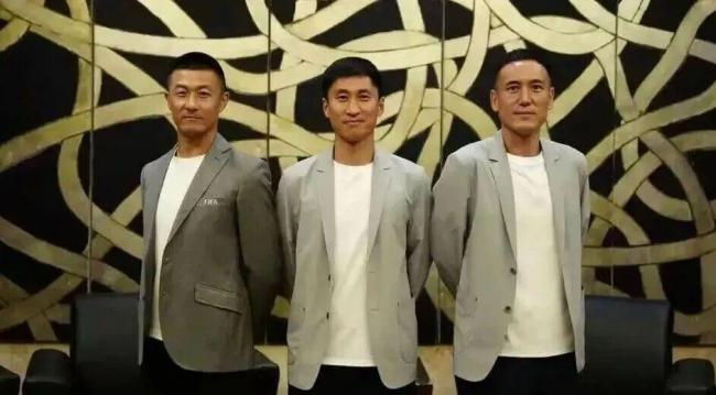 马宁获外国球迷盛赞 展现中国裁判风采