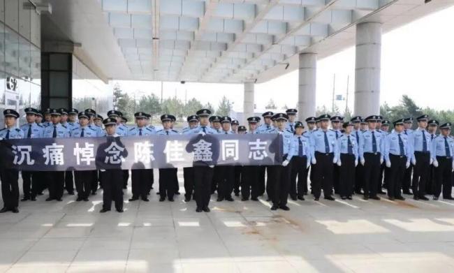 30岁女警为救跳楼轻生者牺牲 斯人已逝，浩气长存
