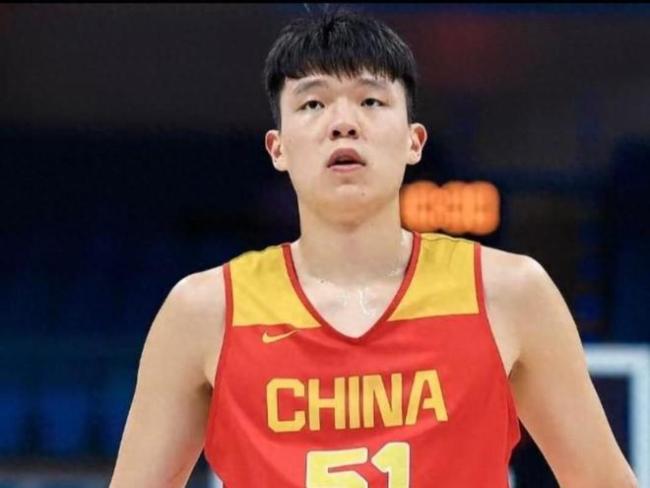 杨瀚森全场仅7分后卫应背锅 国字号后场竟不会给中锋传球