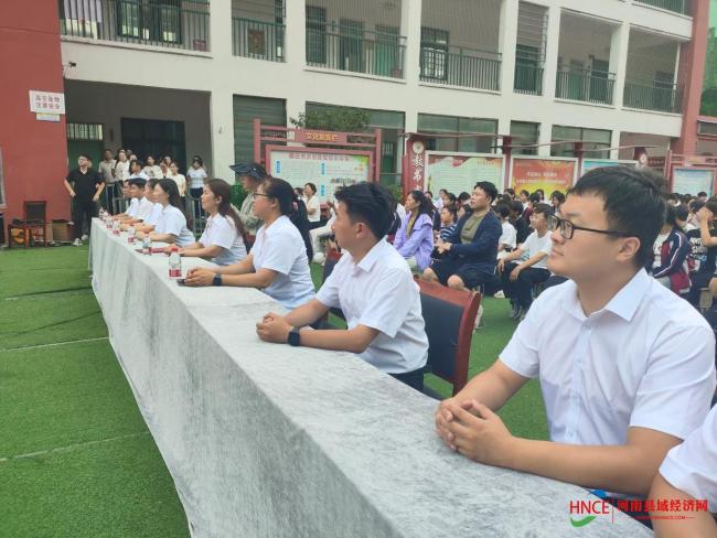 河南一小学举办90余桌毕业宴 温情启幕成长新篇章