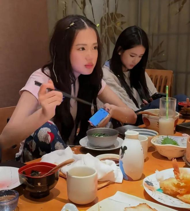 钟丽缇女儿考拉和闺蜜聊天记录 姐妹情深互动有爱