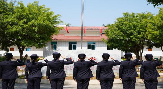 这群女警为何没有一张正脸照片 无名英雄的坚守与奉献