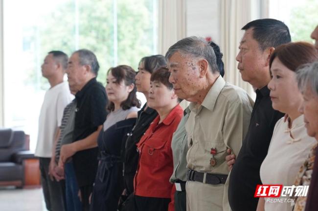93岁妻子与20岁丈夫终于&ldquo;相见&rdquo; 跨越73载的重逢